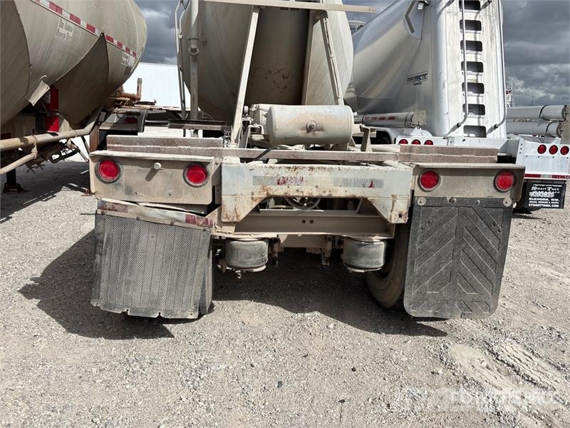 T/A Pneumatic Bulk Trailer Citas piekabes