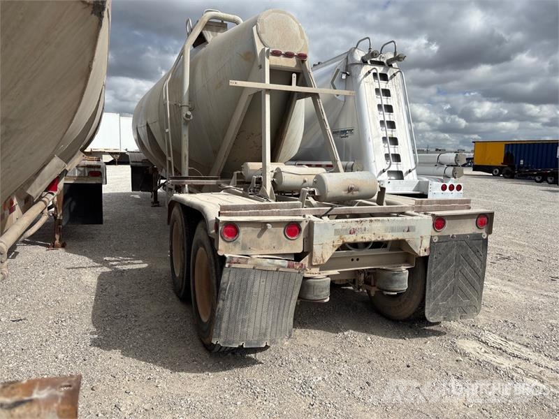 T/A Pneumatic Bulk Trailer Citas piekabes