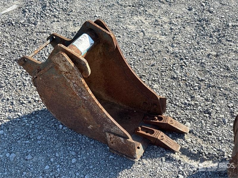 TAG 12 in Digging Excavator Bucket - Fits Bobcat Kaušai