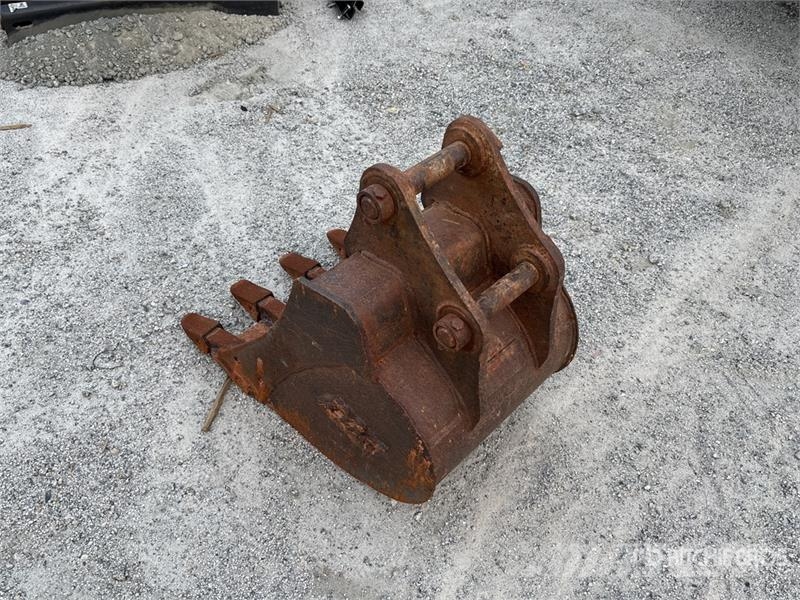 TAG 18 in Digging Excavator Bucket Baldes