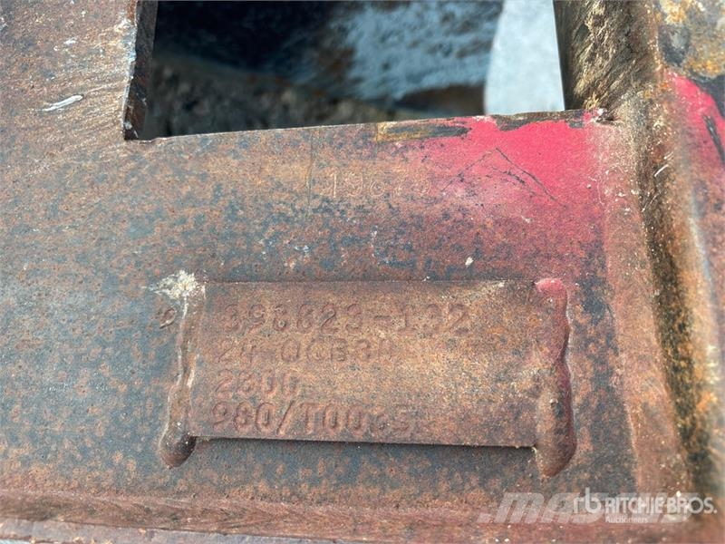 TAG 24 in Q/C Digging Excavator Bucket دلاء