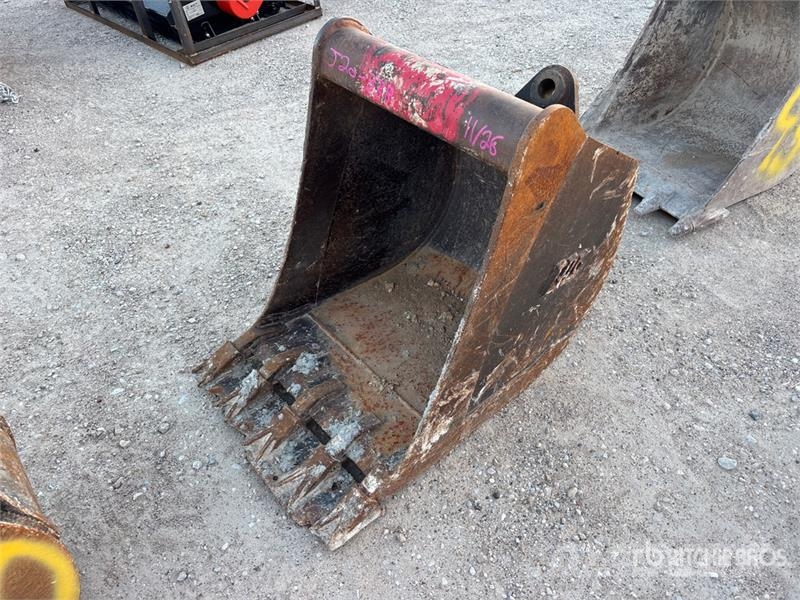 TAG 24 in Q/C Digging Excavator Bucket دلاء