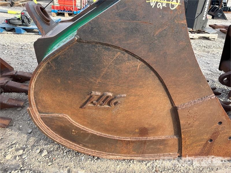 TAG Manufacturing 42 in . Excavator Bucket Cucharones