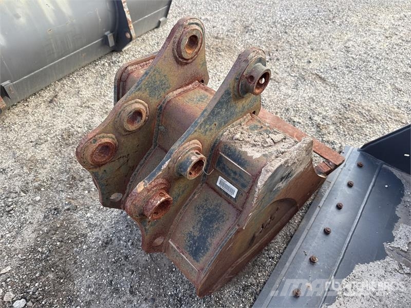 TAG TB260BKT24 24 in Digging Excavator Bucket Schaufeln