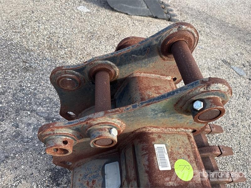 TAG TB260BKT24 24 in Digging Excavator Bucket دلاء
