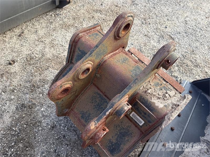 TAG TB260BKT24 24 in Digging Excavator Bucket Schaufeln