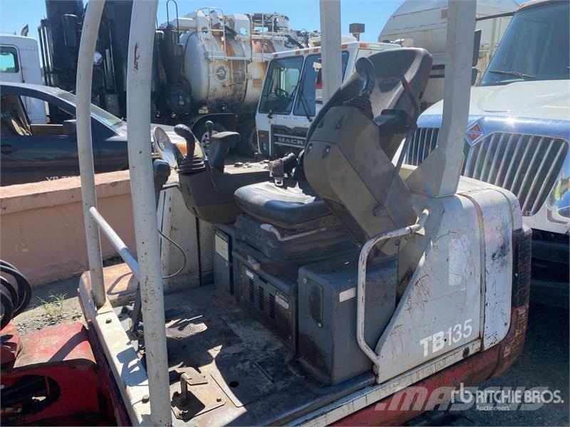 Takeuchi TB135 Mini rýpadlá < 7t