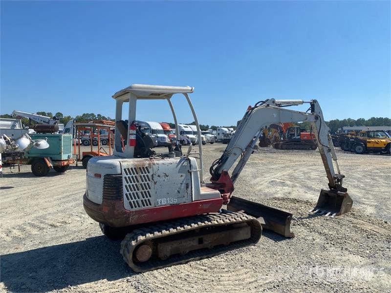 Takeuchi TB135 Mini rýpadlá < 7t