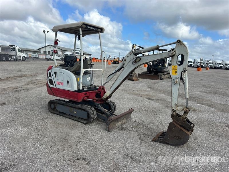 Takeuchi TB216 Mini bagri <7t
