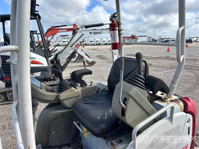 Takeuchi TB216 Mini bagri <7t