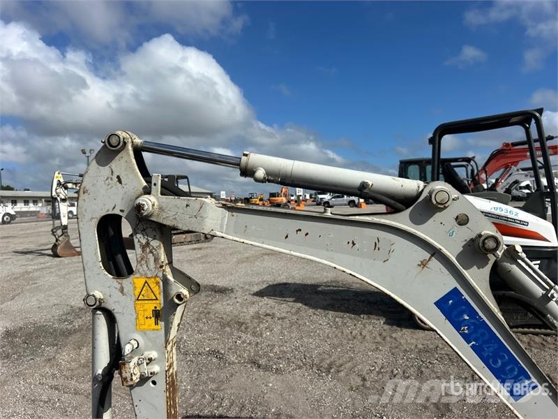 Takeuchi TB216 Mini bagri <7t
