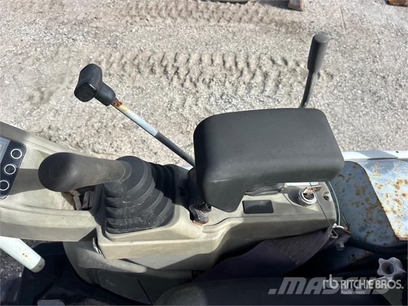 Takeuchi TB216 Mini bagri <7t
