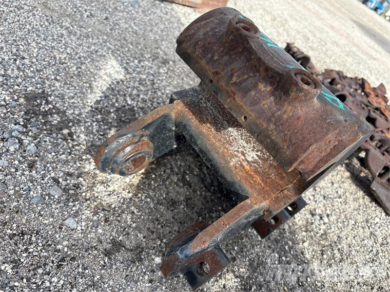 Takeuchi TB216QC 8 in Quick Coupler Quick connectors