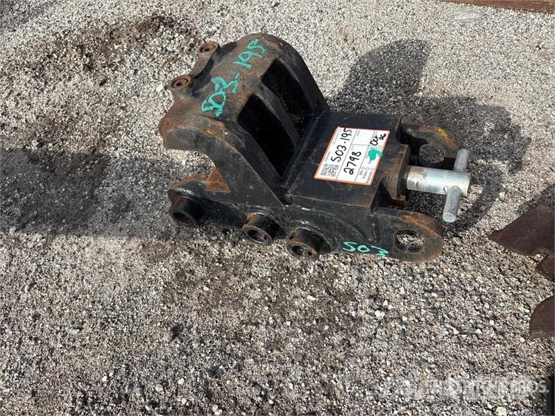 Takeuchi TB216QC 8 in Quick Coupler Quick connectors