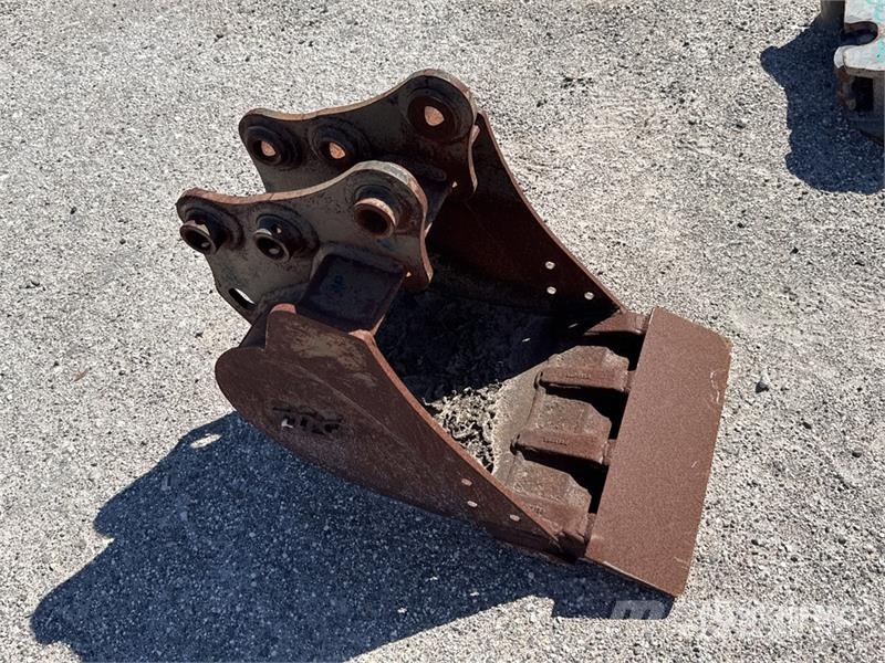 Takeuchi TB225BKT18 18 in Digging Excavator Bucket Žlice