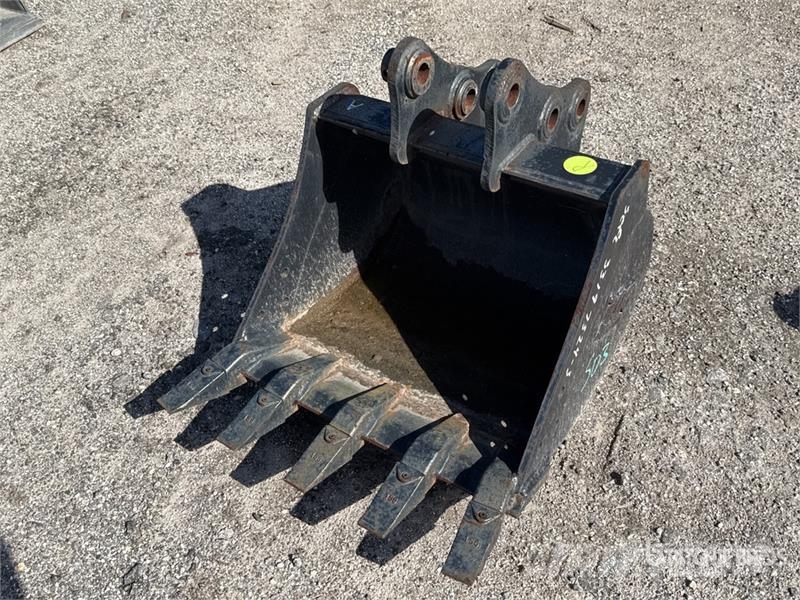 Takeuchi TB225BKT24 24 in Digging Excavator Bucket دلاء
