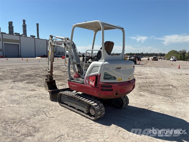 Takeuchi TB230 Mini rýpadla < 7t