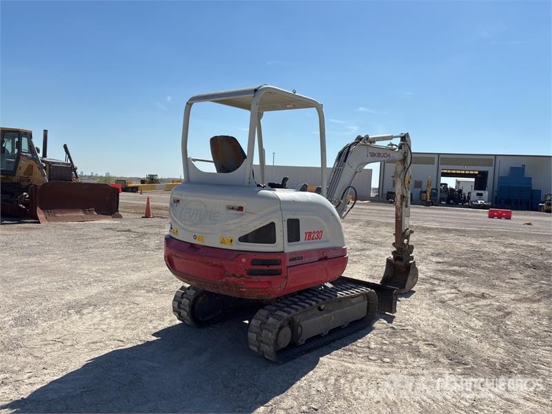 Takeuchi TB230 Mini rýpadla < 7t