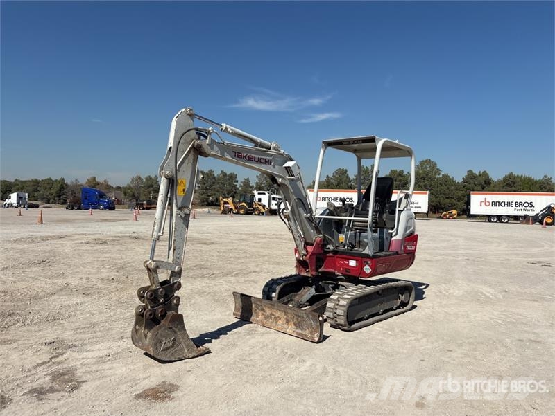 Takeuchi TB230 Mini rýpadla < 7t
