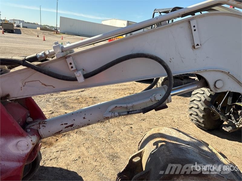 Takeuchi TB230 Mini rýpadla < 7t
