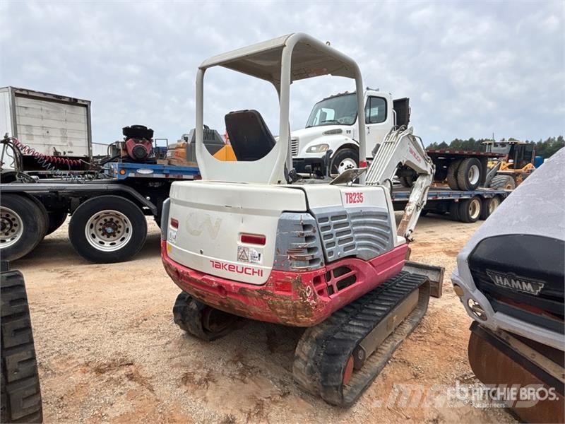 Takeuchi TB235 Minigravemaskiner