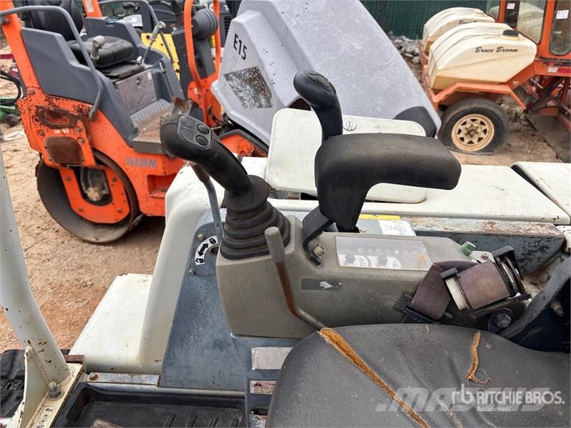 Takeuchi TB235 Minigravemaskiner