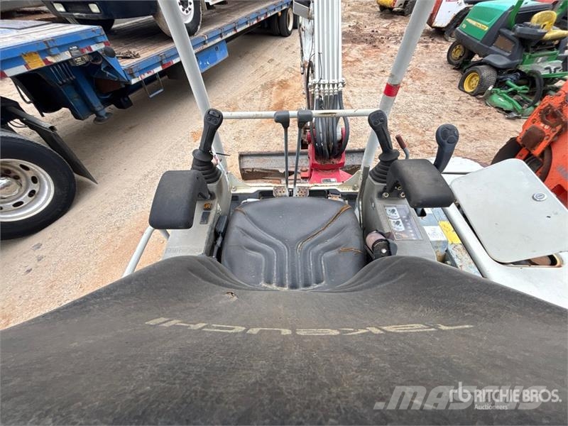 Takeuchi TB235 Minigravemaskiner