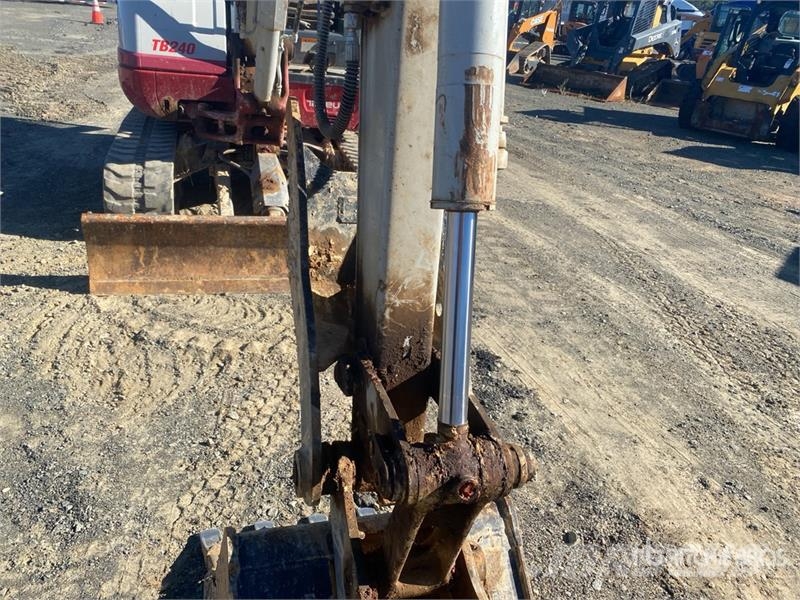 Takeuchi TB240 Minigravemaskiner