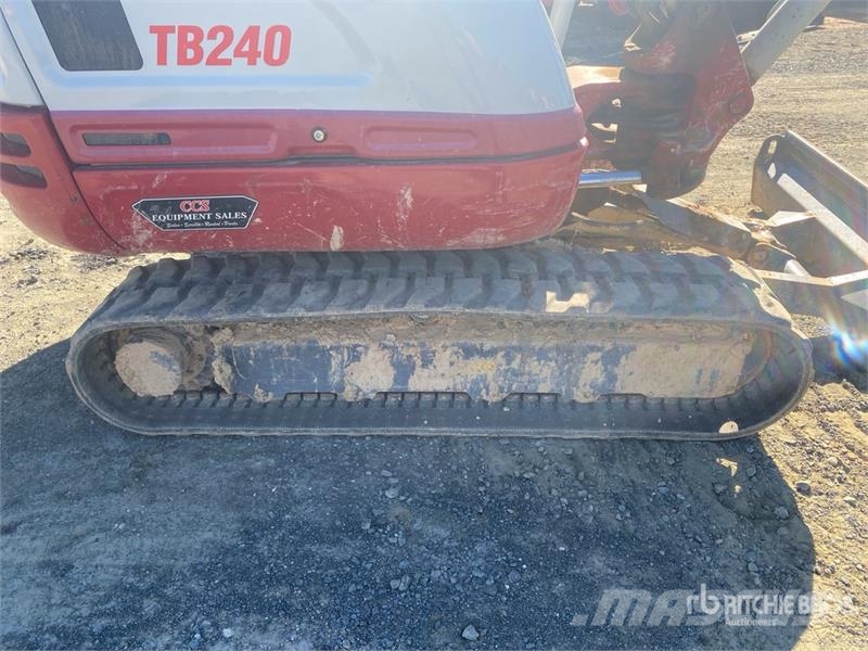 Takeuchi TB240 Minigravemaskiner