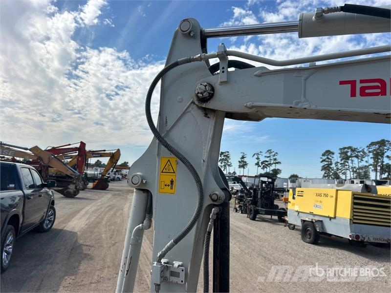 Takeuchi TB240 Miniescavatori