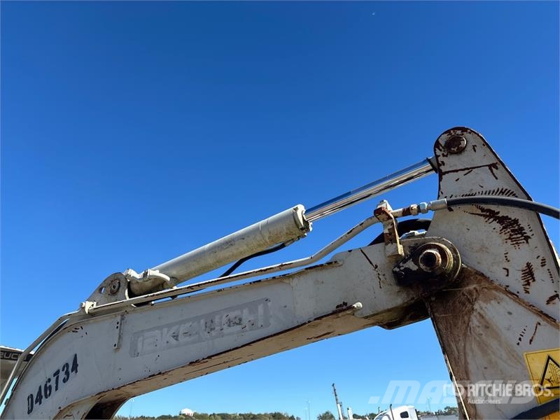 Takeuchi TB240 حفارات صغيرة أقل من 7 طن (حفارات صغيرة)