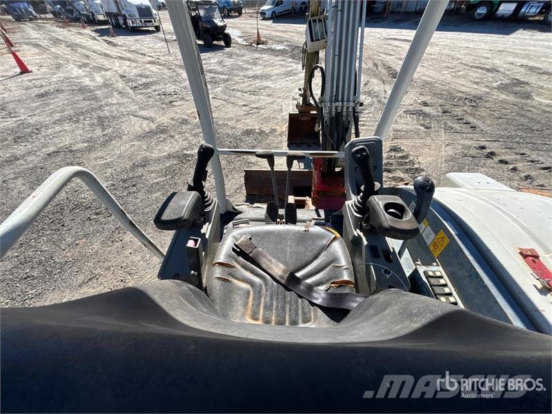 Takeuchi TB240 حفارات صغيرة أقل من 7 طن (حفارات صغيرة)