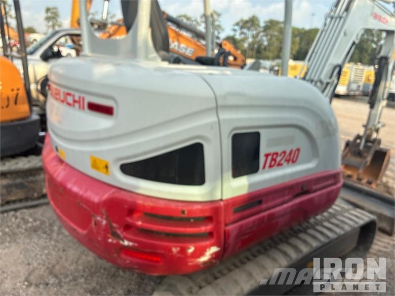 Takeuchi TB240 Mini excavadoras < 7t