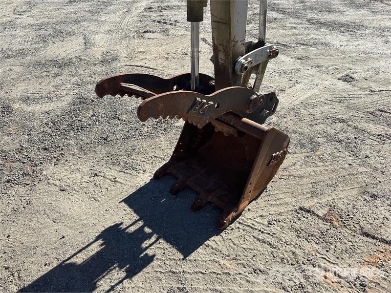 Takeuchi TB240 حفارات صغيرة أقل من 7 طن (حفارات صغيرة)