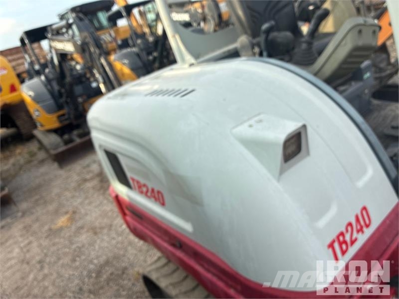 Takeuchi TB240 Mini excavadoras < 7t