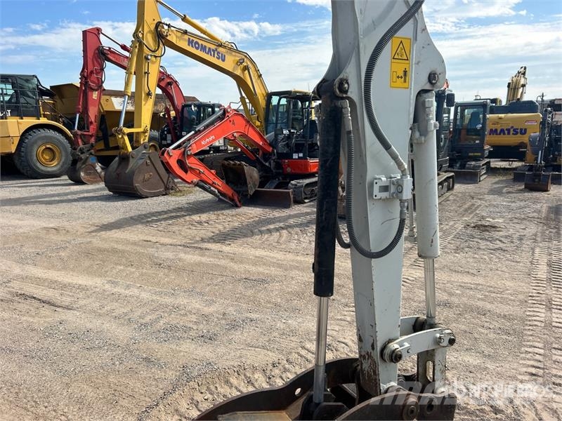 Takeuchi TB240 Miniescavatori