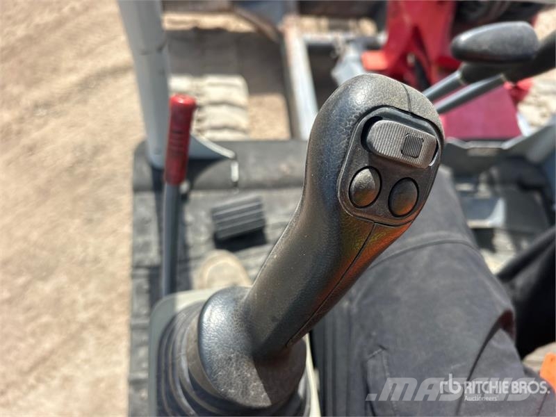 Takeuchi TB240 Miniescavatori