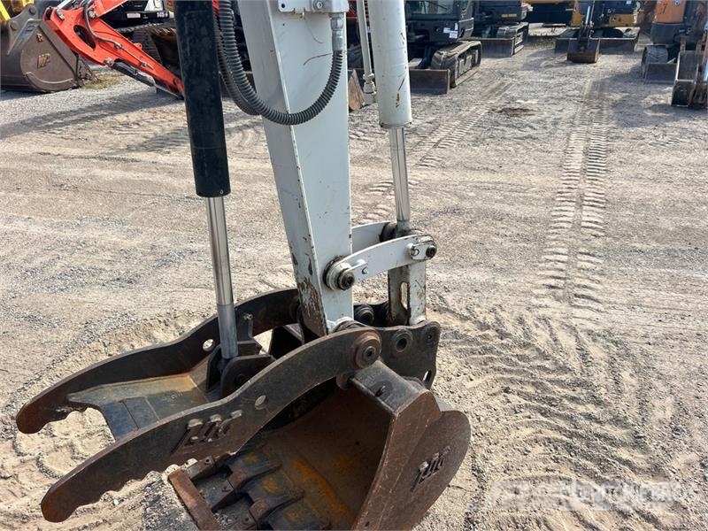 Takeuchi TB240 Miniescavatori