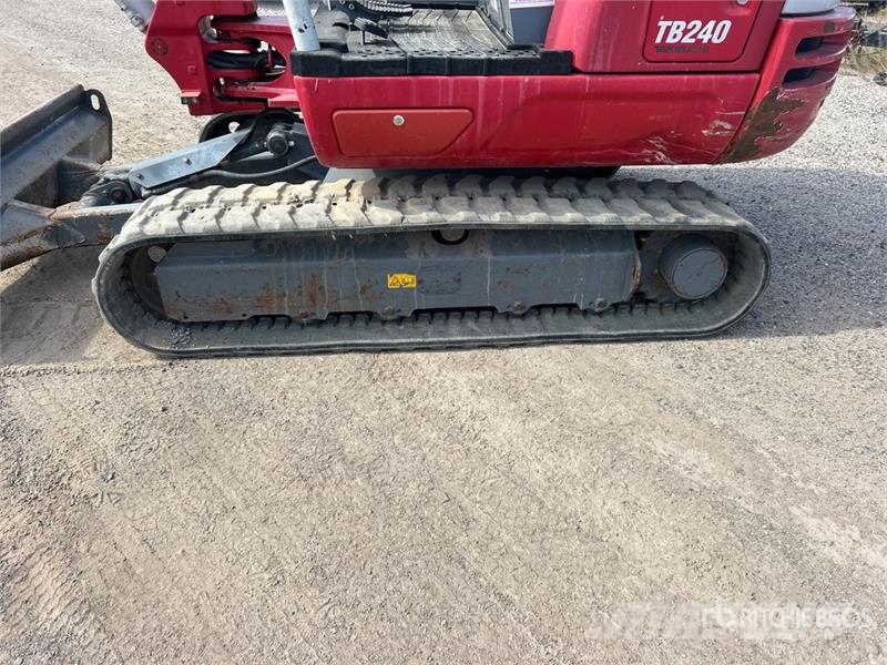 Takeuchi TB240 Miniescavatori