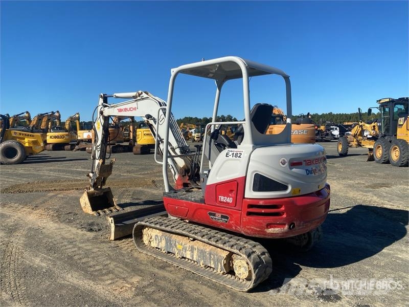 Takeuchi TB240 Minigravemaskiner