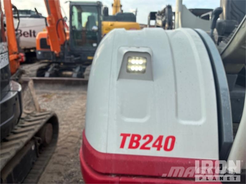 Takeuchi TB240 Mini excavadoras < 7t