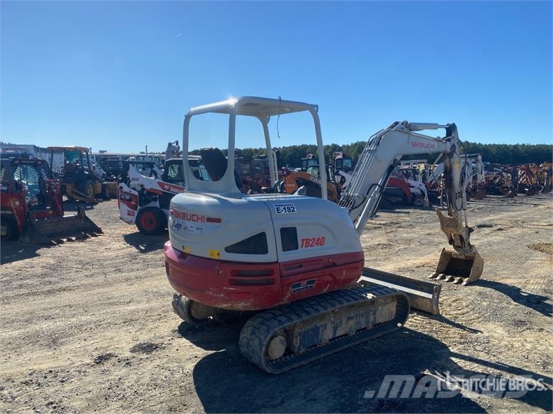 Takeuchi TB240 Minigravemaskiner