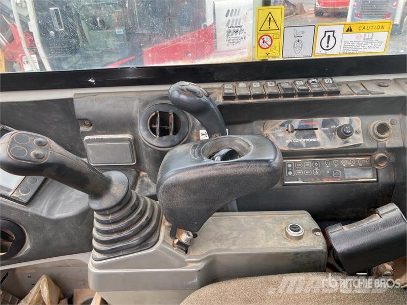 Takeuchi TB240 حفارات صغيرة أقل من 7 طن (حفارات صغيرة)