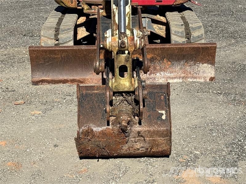Takeuchi TB240 حفارات صغيرة أقل من 7 طن (حفارات صغيرة)