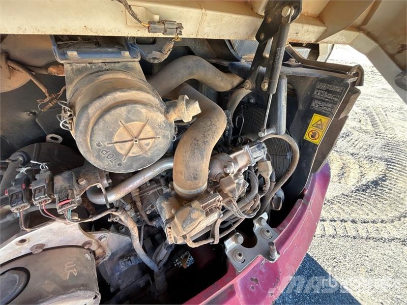 Takeuchi TB240 حفارات صغيرة أقل من 7 طن (حفارات صغيرة)