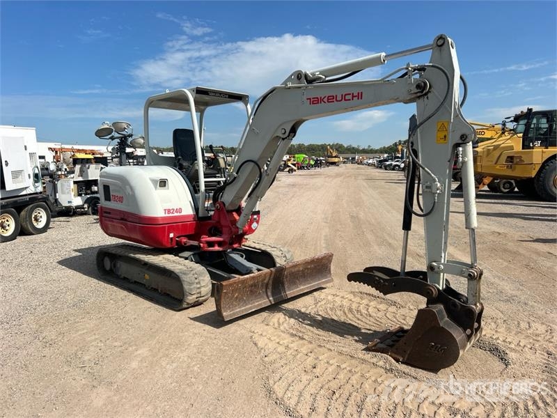 Takeuchi TB240 Miniescavatori