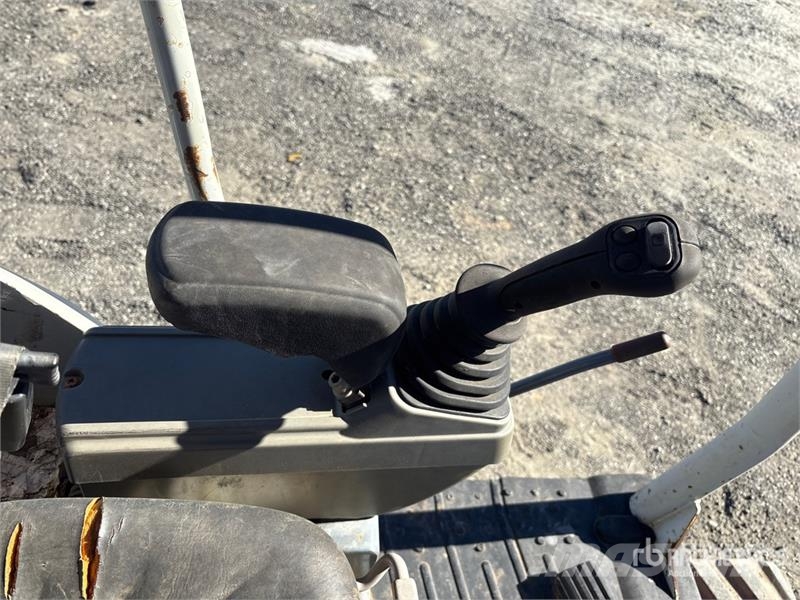 Takeuchi TB240 حفارات صغيرة أقل من 7 طن (حفارات صغيرة)