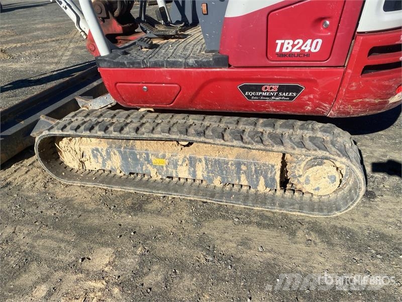 Takeuchi TB240 Minigravemaskiner