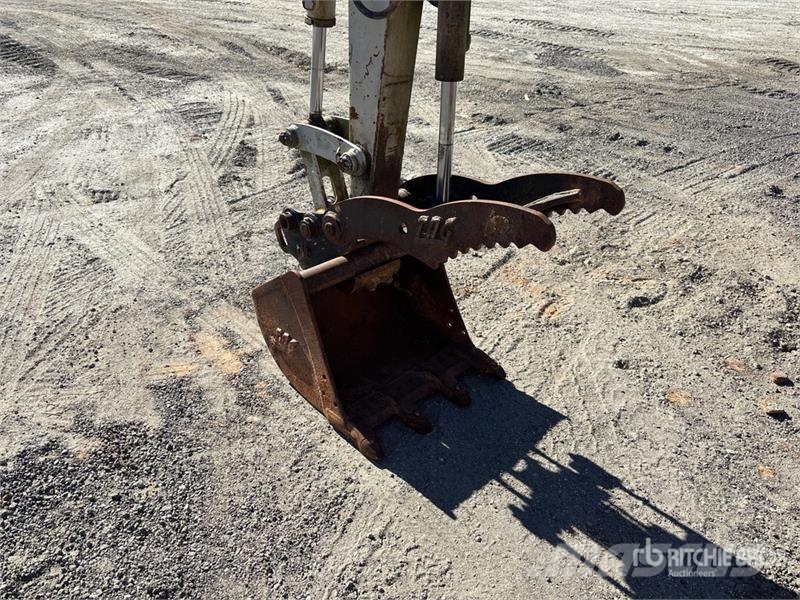 Takeuchi TB240 حفارات صغيرة أقل من 7 طن (حفارات صغيرة)