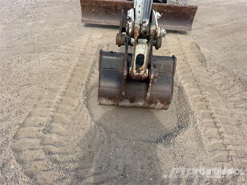 Takeuchi TB240 Miniescavatori